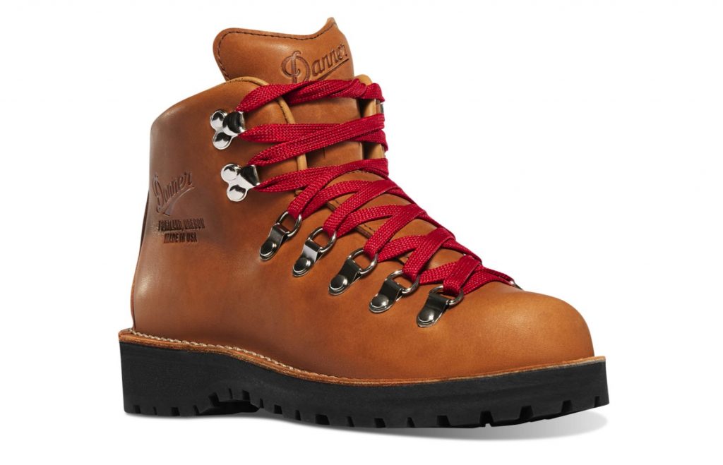 Danner Boots Review and Buying Guide - Danner Mountain Light Boots - Best Danner Boots for Hiking and Traveling