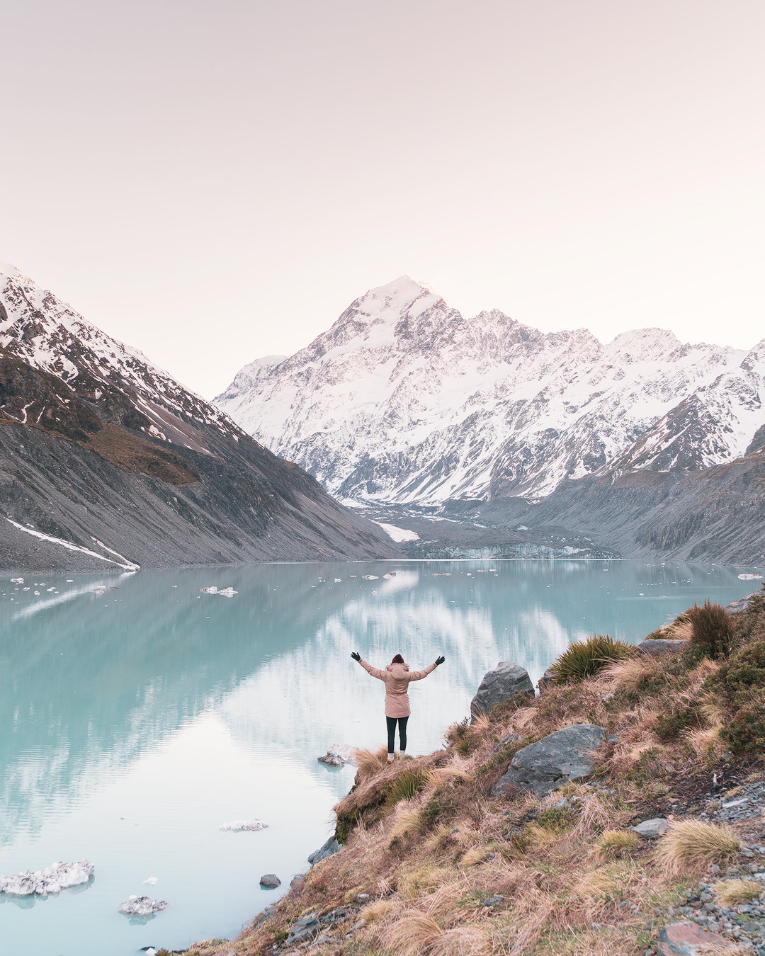 12 MUST SEE PLACES ON THE SOUTH ISLAND OF NEW ZEALAND - HOOKER VALLEY TRACK LAKE MT COOK