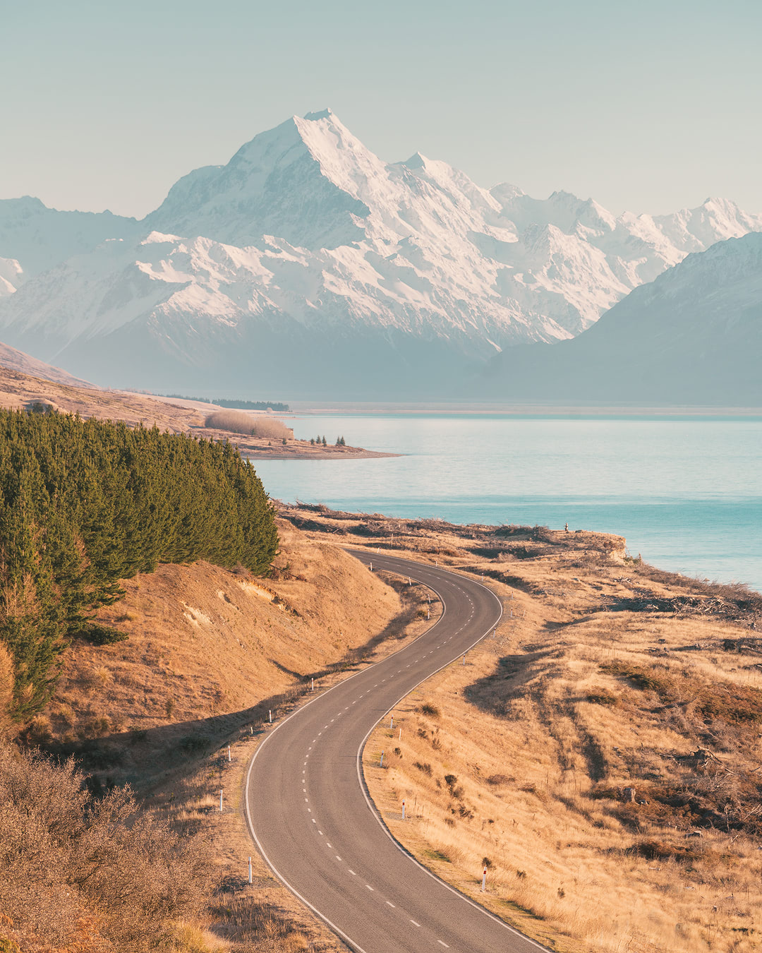 12 MUST SEE PLACES ON THE SOUTH ISLAND OF NEW ZEALAND - PETERS LOOKOUT MT COOK LAKE PUKAKI