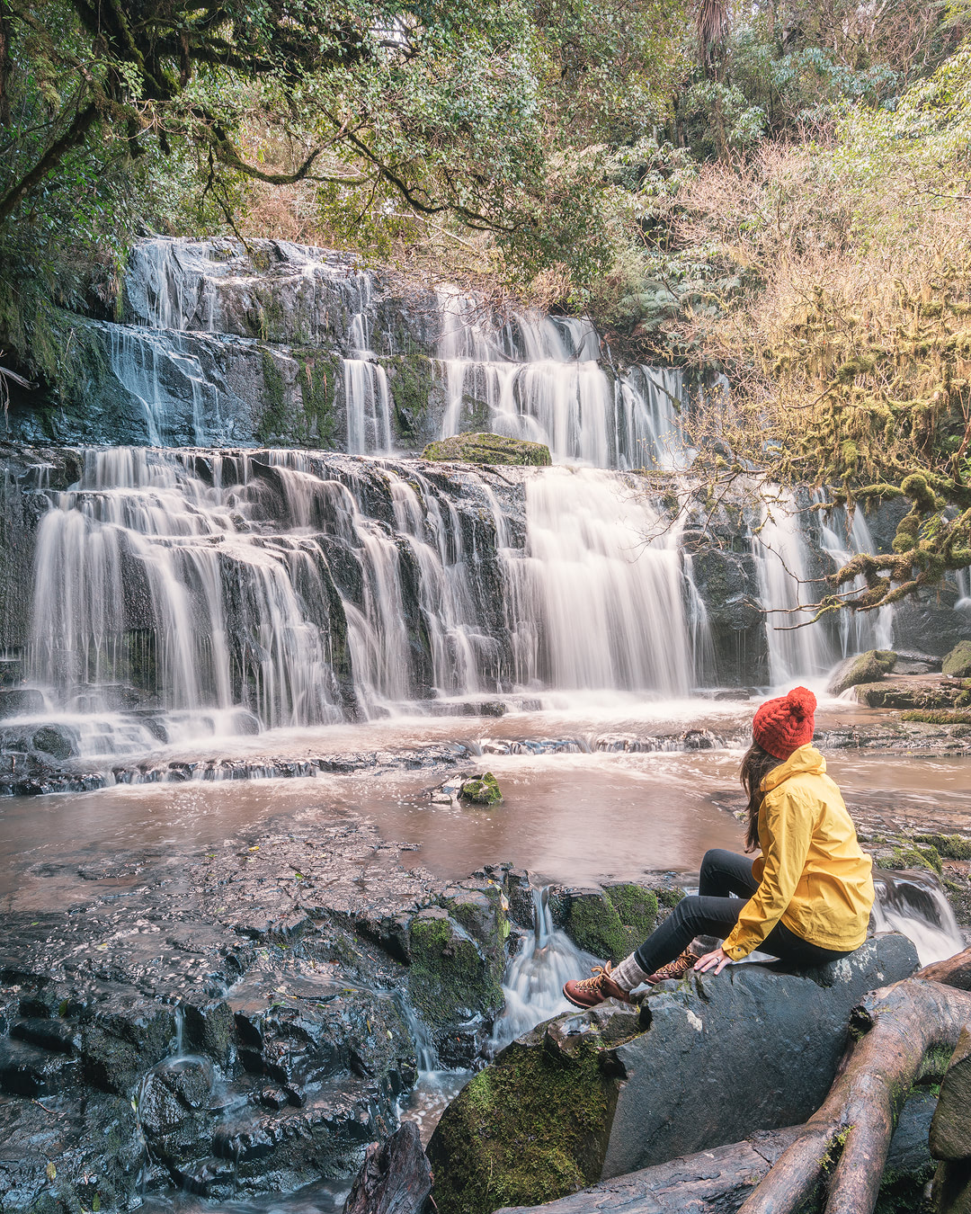 12 MUST SEE PLACES ON THE SOUTH ISLAND OF NEW ZEALAND - CATLINS COAST PUREKAUNUI FALLS