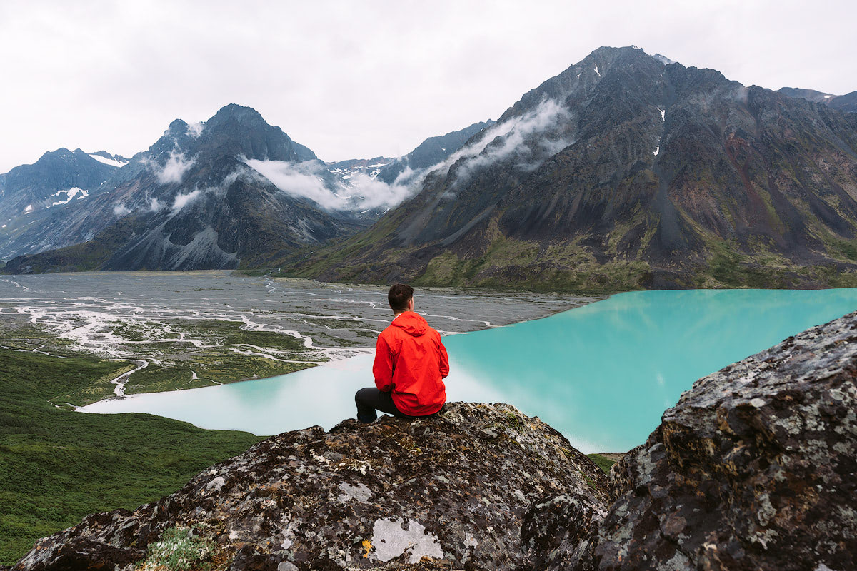 Avis sur la randonnée en sac à dos NOLS Alaska - 5 Epic Alaska Hiking Backpacking ADventures Turquoise Lake8 ReneeRoaming