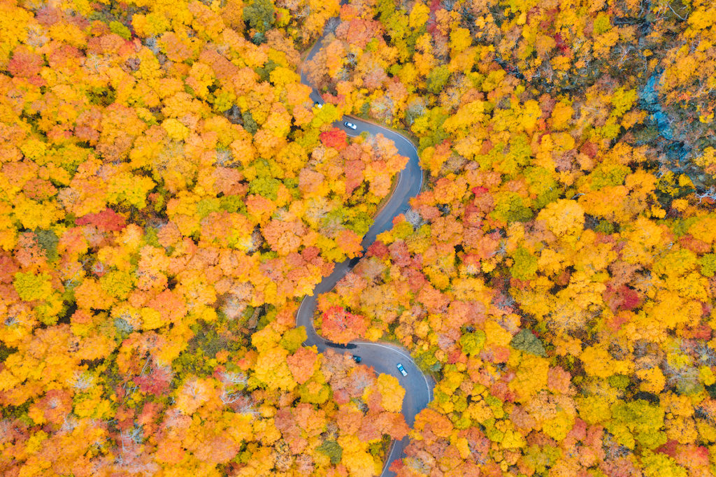 New England Fall Road Trip Ultimate Itinerary Renee Roaming Smugglers Notch Vermont