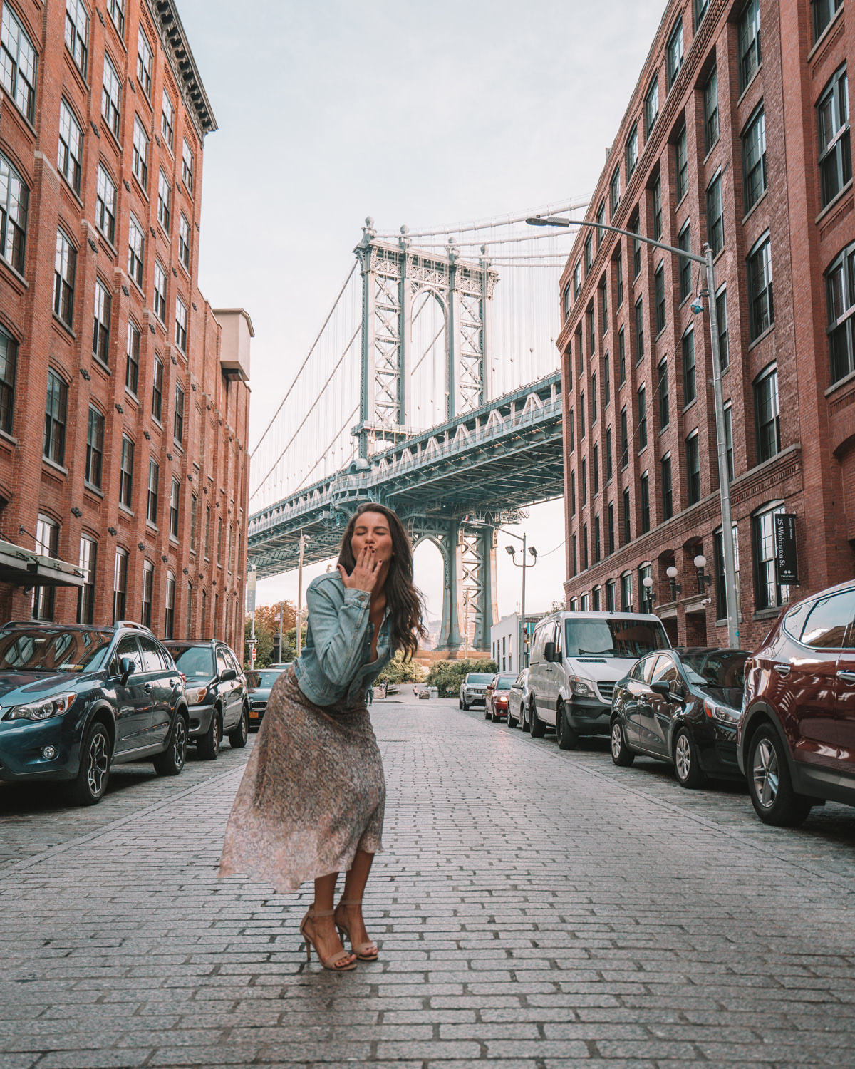 travel selfie essentials Tips For Taking Incredible Travel Selfies How To Look Less Awkward ReneeRoaming WhereTFisLena NYC