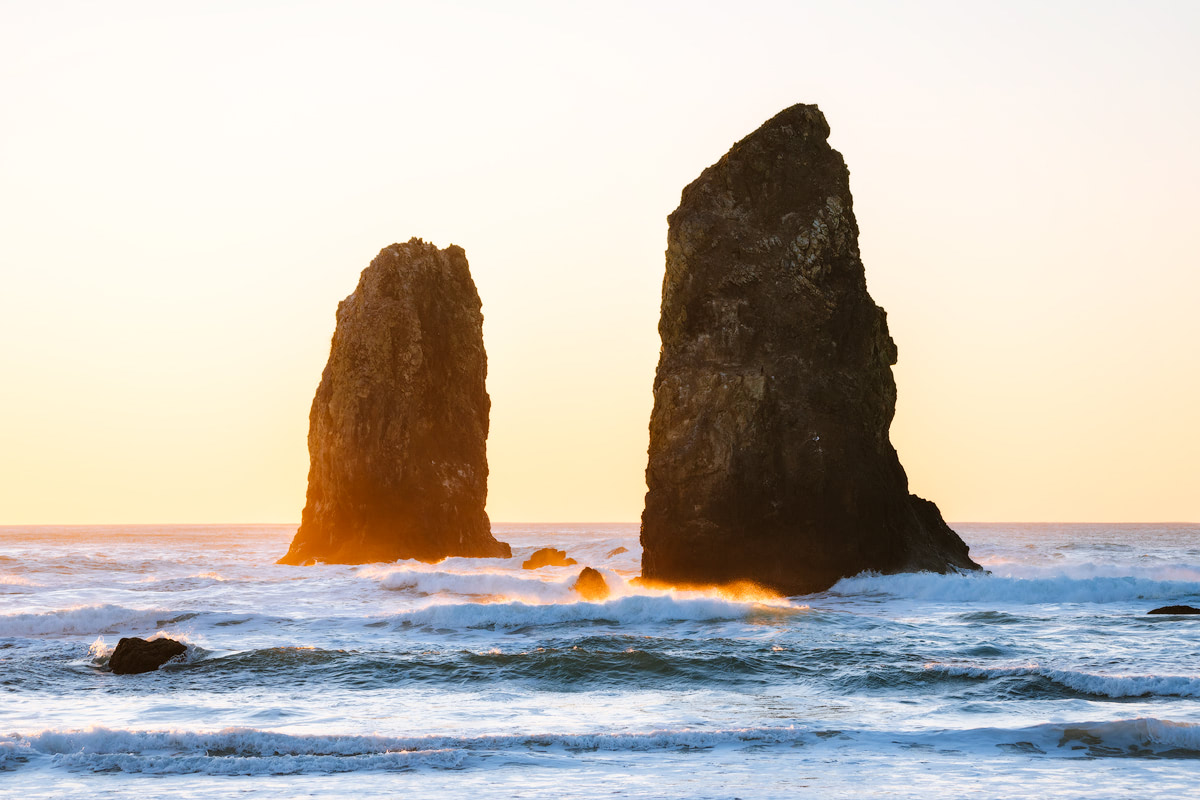 Take an incredible 24 hour getaway to beautiful Cannon Beach on the Oregon Coast. Explore Haystack Rock and photograph sunrise and sunset along the Beach. Find out what to pack, how to get there, what to see, and more! Cannon Beach is one the Pacific Northwest’s best beaches! Found on Renee Roaming - your resource for travel photography, couple travel, pacific northwest trips, van life, national park adventures, and more!