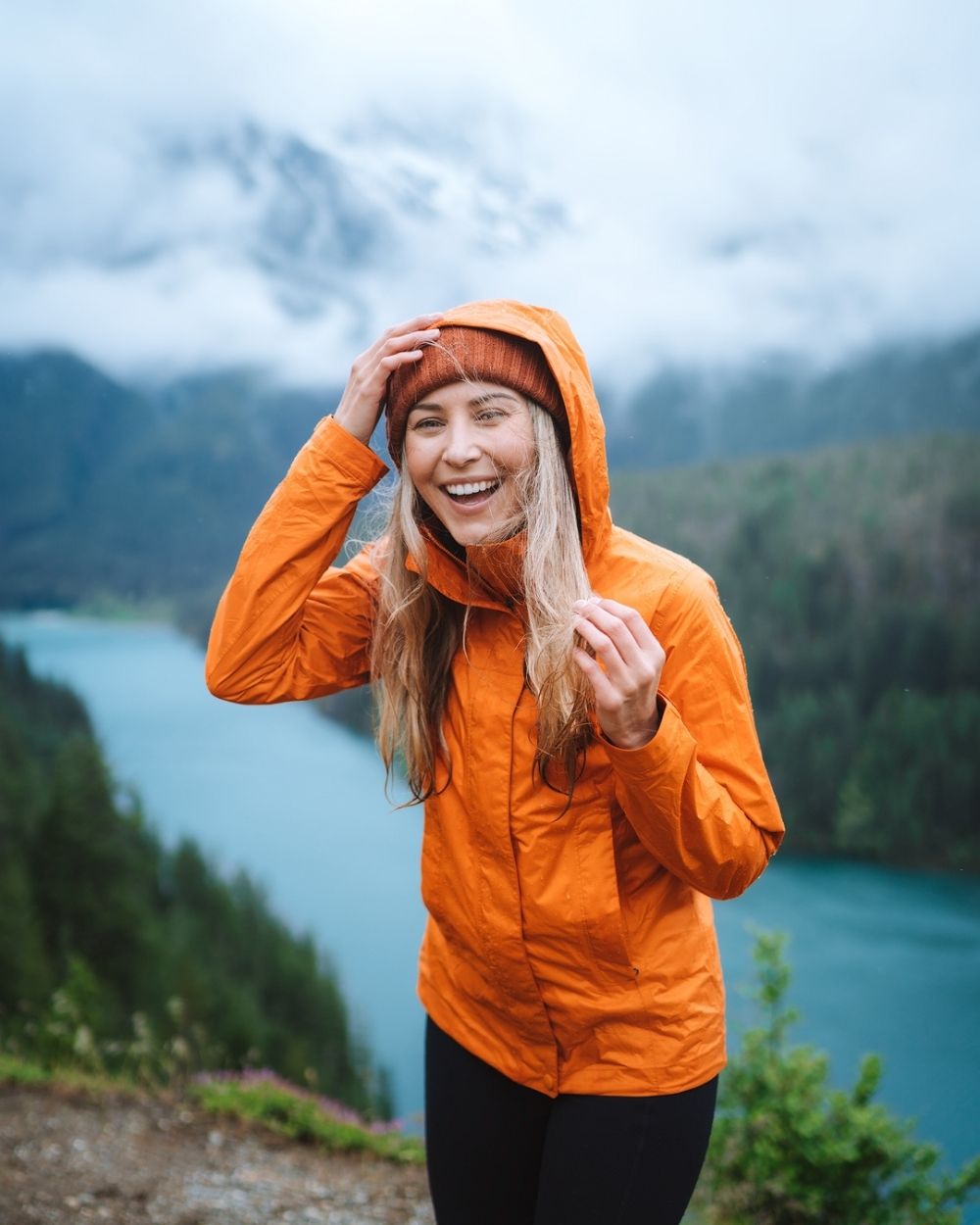What To Wear Hiking As A Woman Renee Roaming