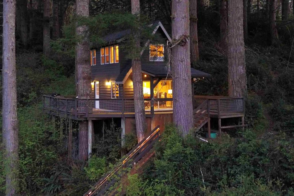 20 Magical Oregon Treehouses You Can Rent Renee Roaming