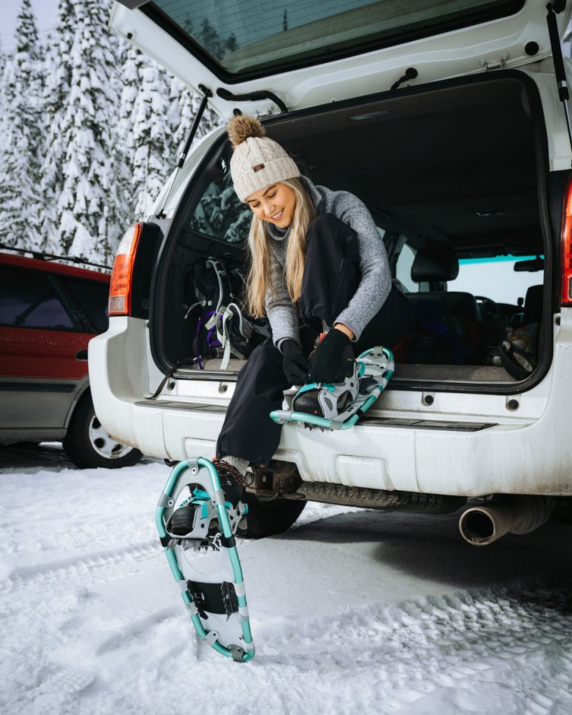 Snowshoeing Tips For Beginners How To Snowshoe For The First Time