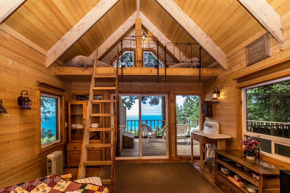 20 Magical Oregon Treehouses You Can Rent Renee Roaming