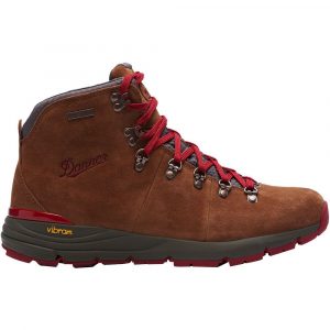 Best Hiking Boots for Men 2022 - Danner Mountain 600 Boot - Renee Roaming
