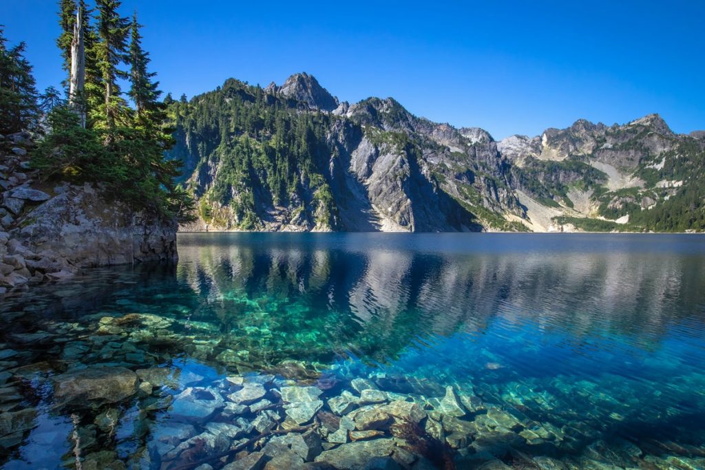 Popular Beginner Hikes in Washington - Snow Lake Alpine Lakes Wilderness