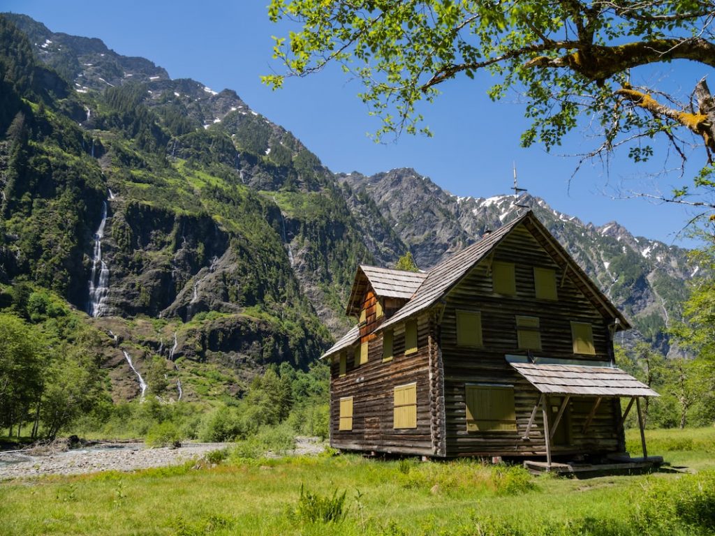 Hiking in Olympic National Park - Enchanted Valley