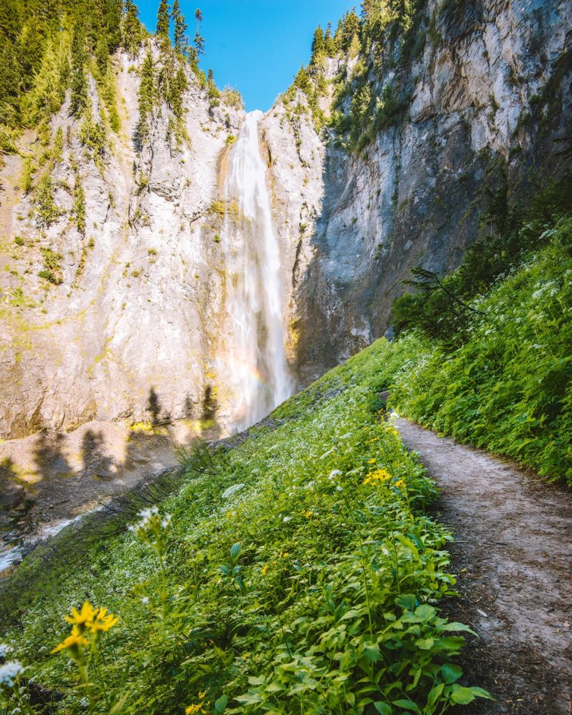 Best hike Mount Rainier National Park - Comet Falls